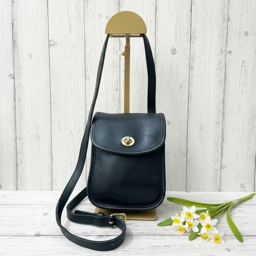 Vintage Coach 9973 Black Leather Turnlock Mini‎ Crossbody Bag USA